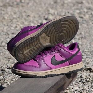 Nike Dunk Low Viotech Hot Fuchsia Size 7Us womens shoes Like New